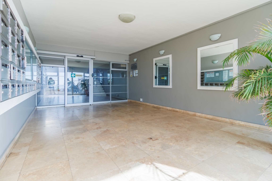 To Let 1 Bedroom Property for Rent in Mouille Point Western Cape